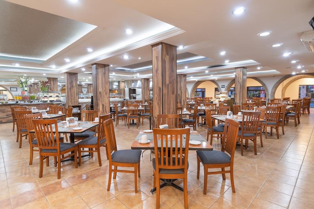 Hotel Malibu Zapopan Buitenkant foto