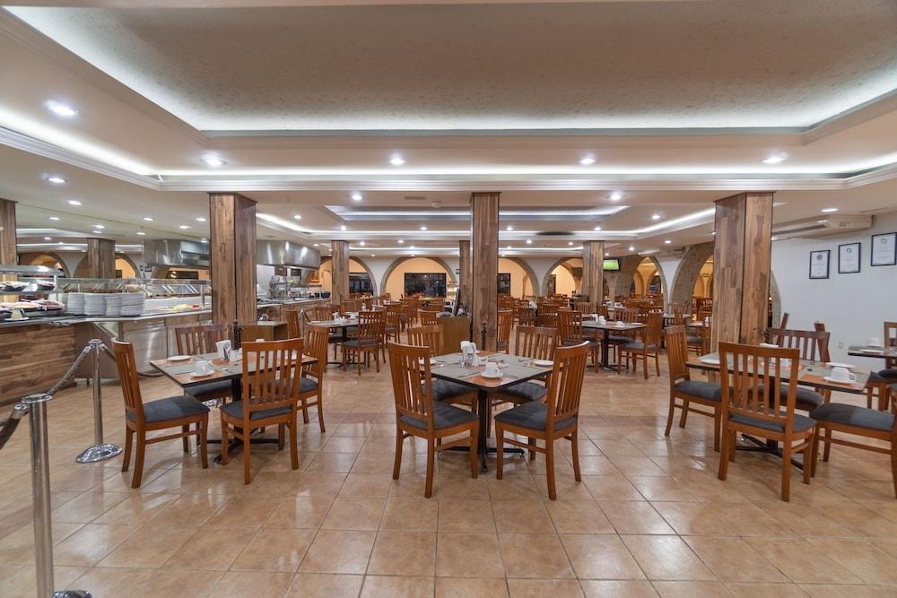 Hotel Malibu Zapopan Buitenkant foto