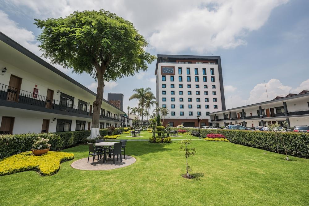 Hotel Malibu Zapopan Buitenkant foto