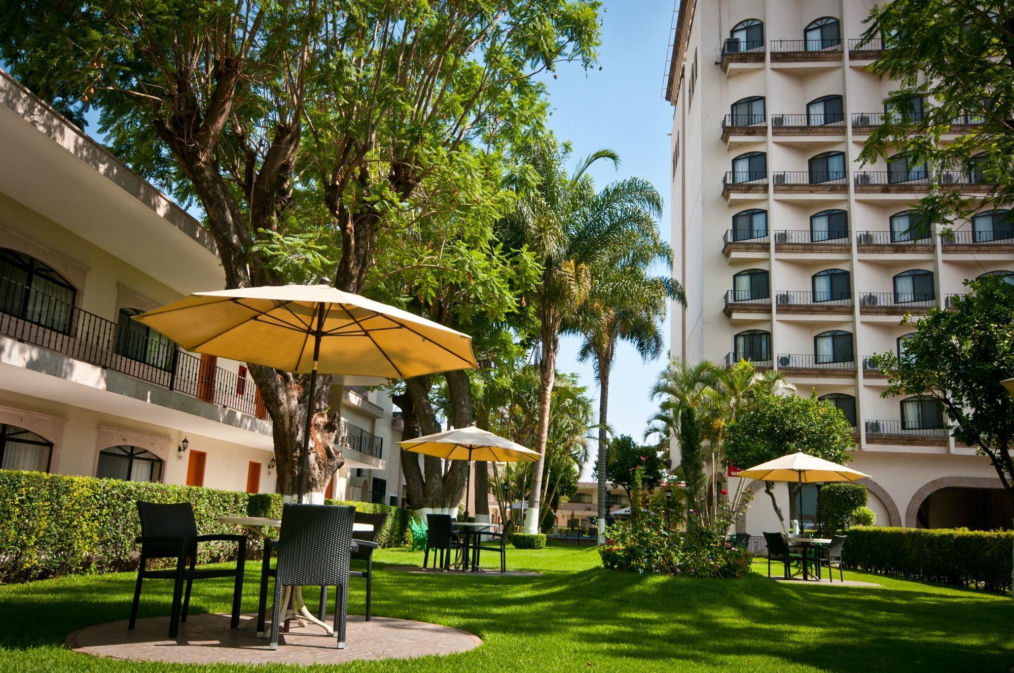 Hotel Malibu Zapopan Buitenkant foto